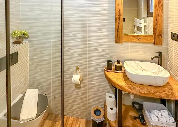 Makov Hrib By Interhome בקתה Trsce